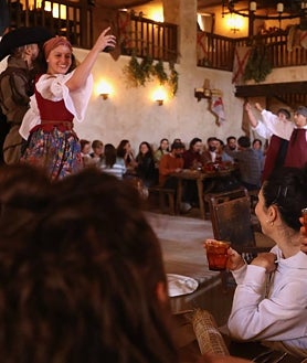 Imagen secundaria 2 - Tercera gran novedad del año en Puy du Fou: El Bodegón del Capitán, restaurante-espectáculo