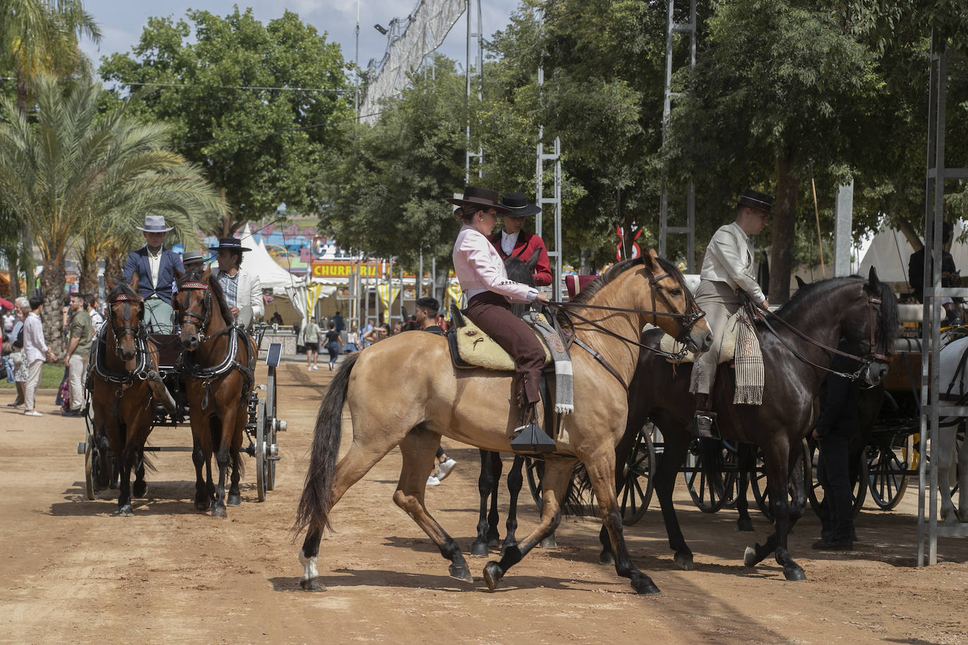 Feria de Córdoba 2023 | El festivo ambiente del viernes, en imágenes