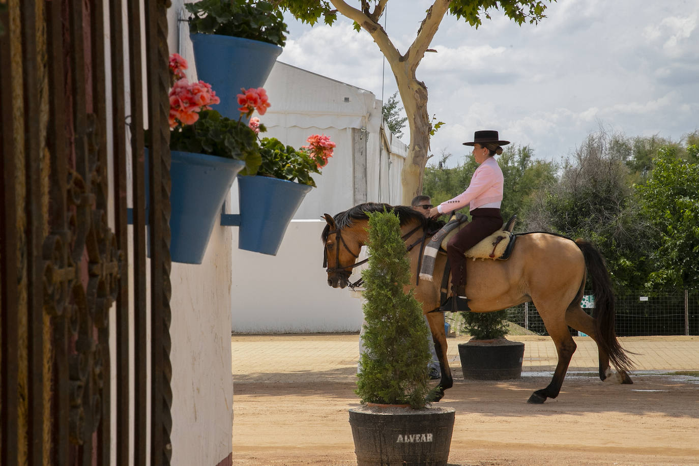 Feria de Córdoba 2023 | El festivo ambiente del viernes, en imágenes