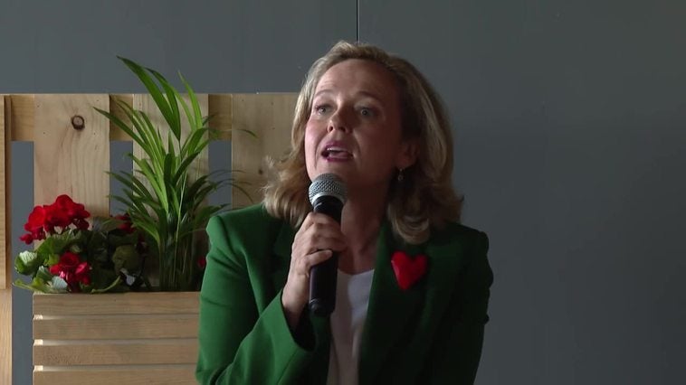 Calviño lamenta que Andalucía "no termina de tirar como debería"