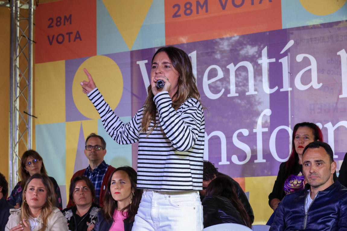 Mítin con polémica el que protagonizaron en Podemos en Madrid, cuando unas feministas contrarias a la ley trans protestaron contra Irene Montero mientras ella hablaba.