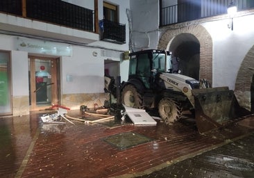 Intentan arrancar de madrugada un cajero automático en Borox con una retroexcavadora robada