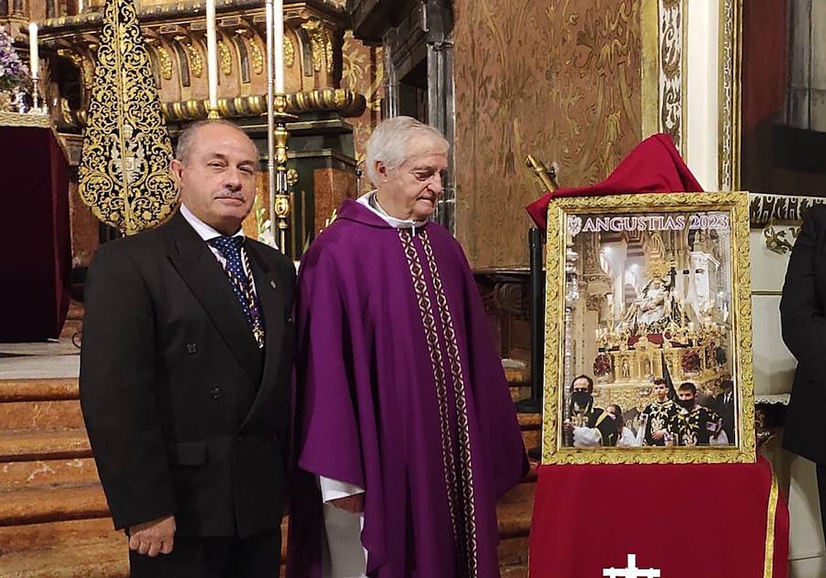 Antonio Susín, junto al superior de los dominicos, el padre Miguel Ángel Vílchez, en San Agustín