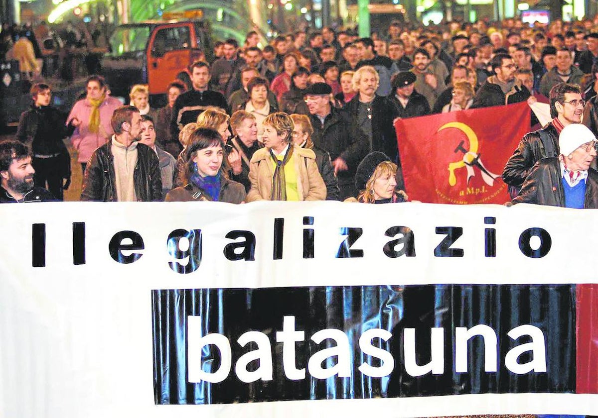 Manifestación a favor de la ilegalizada Batasuna en 2006