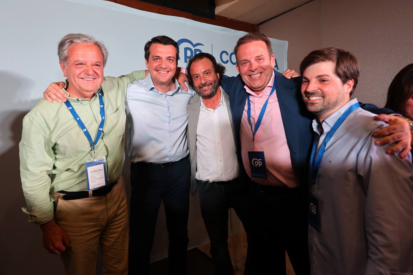 El ambiente electoral en la sede del PP, en imágenes