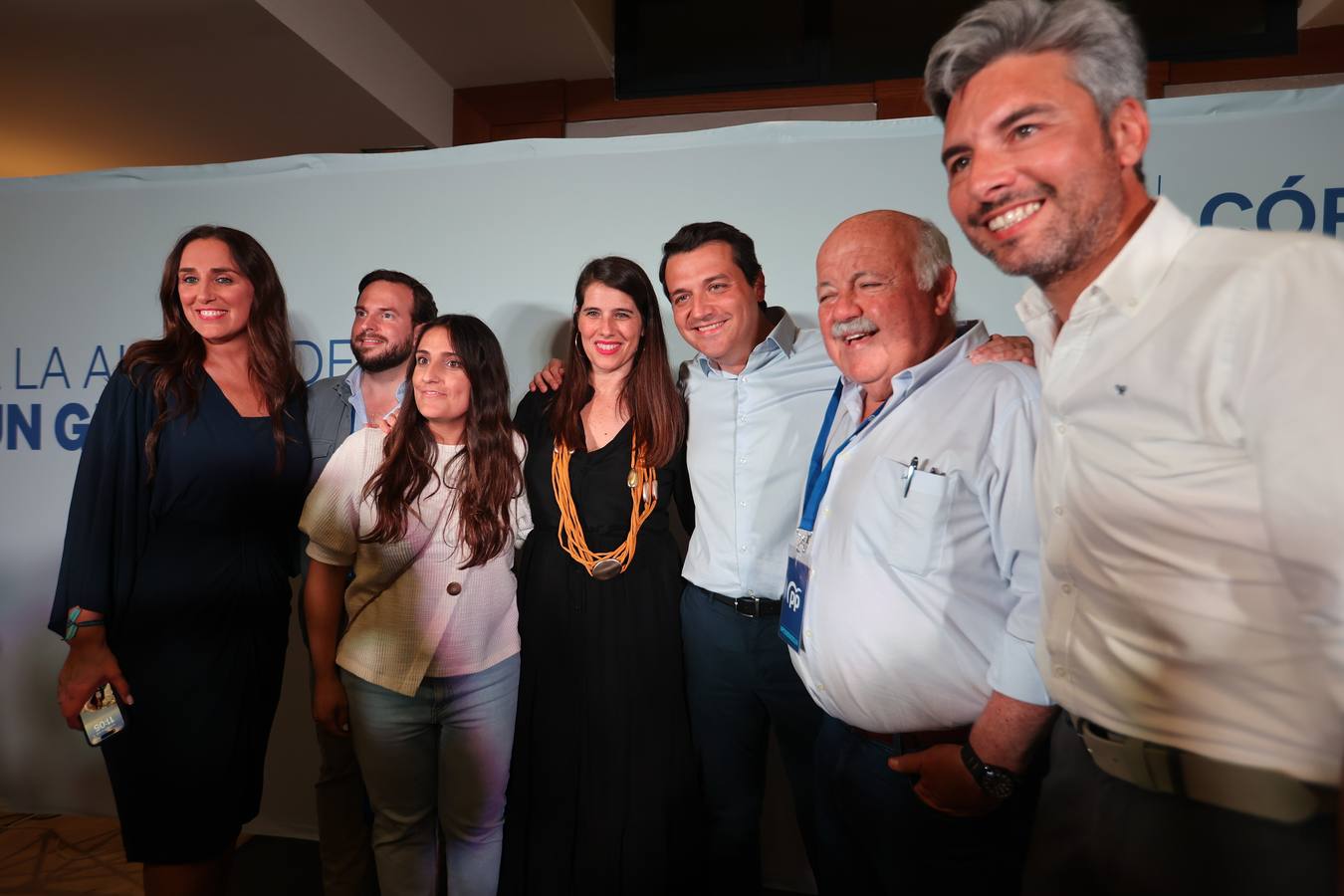 El ambiente electoral en la sede del PP, en imágenes