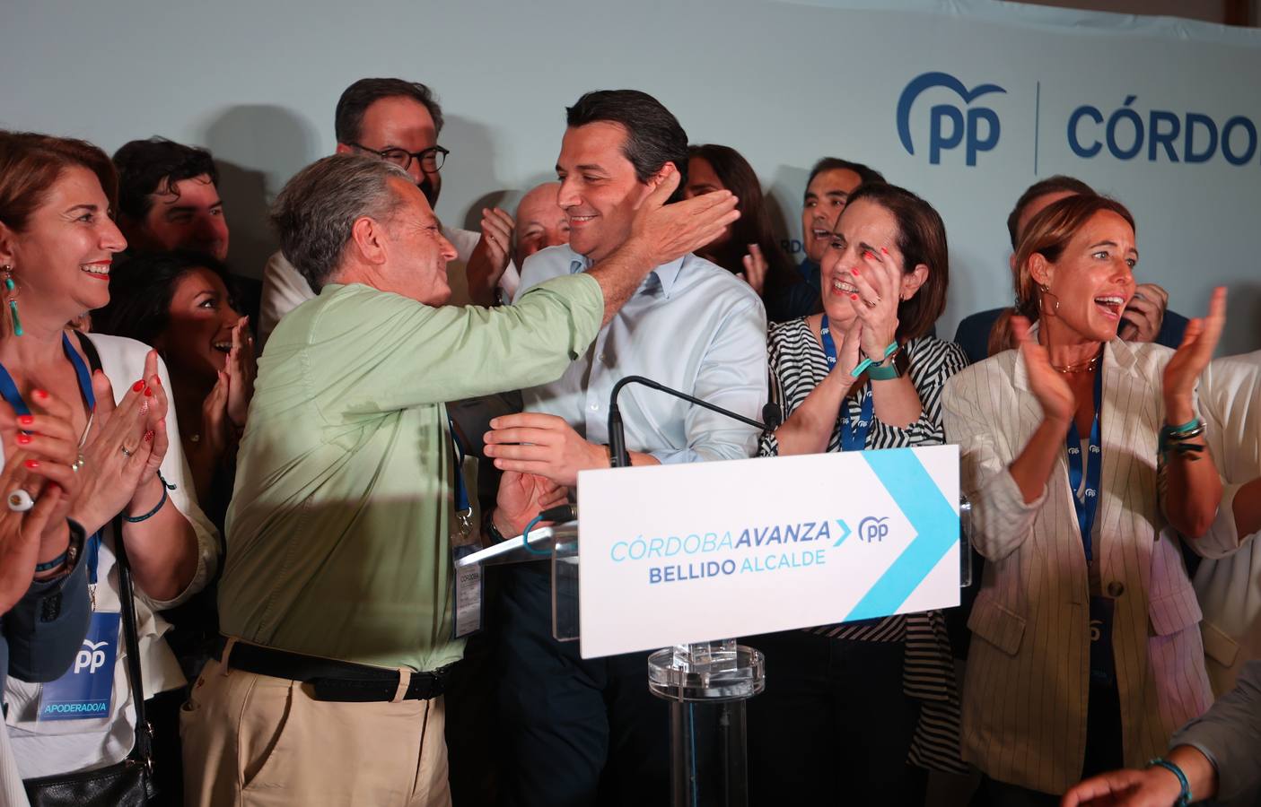 El ambiente electoral en la sede del PP, en imágenes