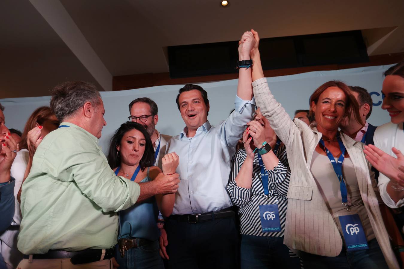 El ambiente electoral en la sede del PP, en imágenes