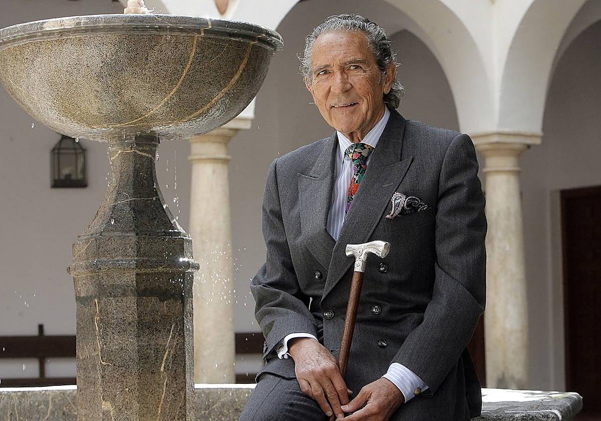 Antonio Gala posa para ABC, antes de una entrevista concedida en 2014