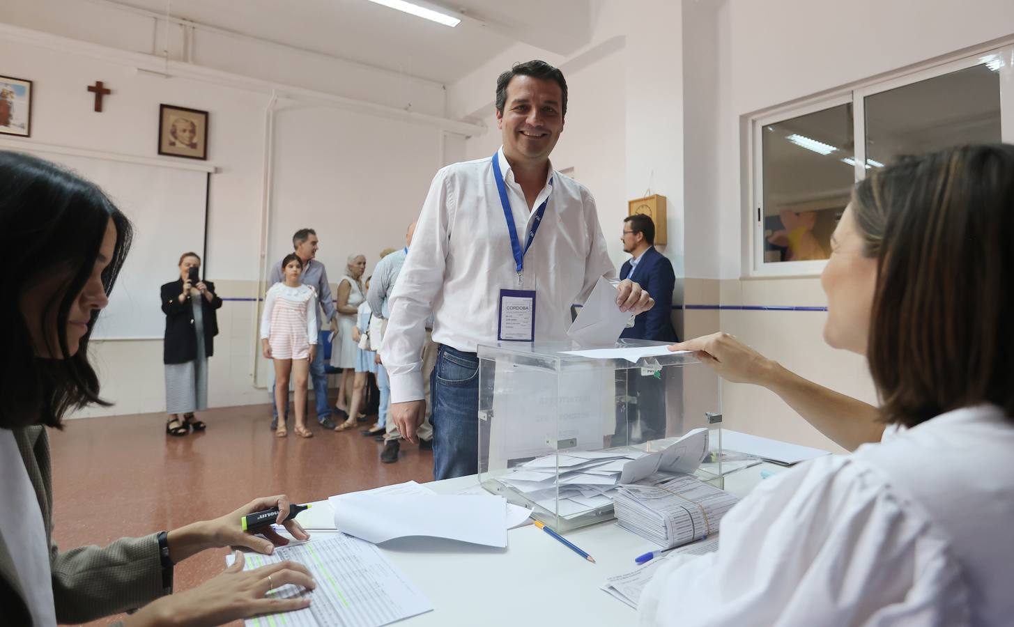 Las votaciones de los candidatos de Córdoba, en imágenes