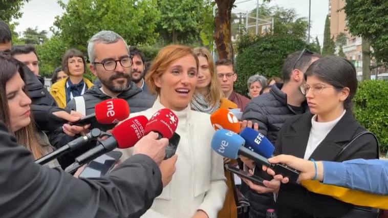 Mónica García pide a los madrileños votar "como si la vida nos fuera en ello"