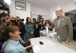 Sondeo elecciones Málaga 2003: Francisco de la Torre, imbatible a sus 80 años, recupera la mayoría absoluta en Málaga