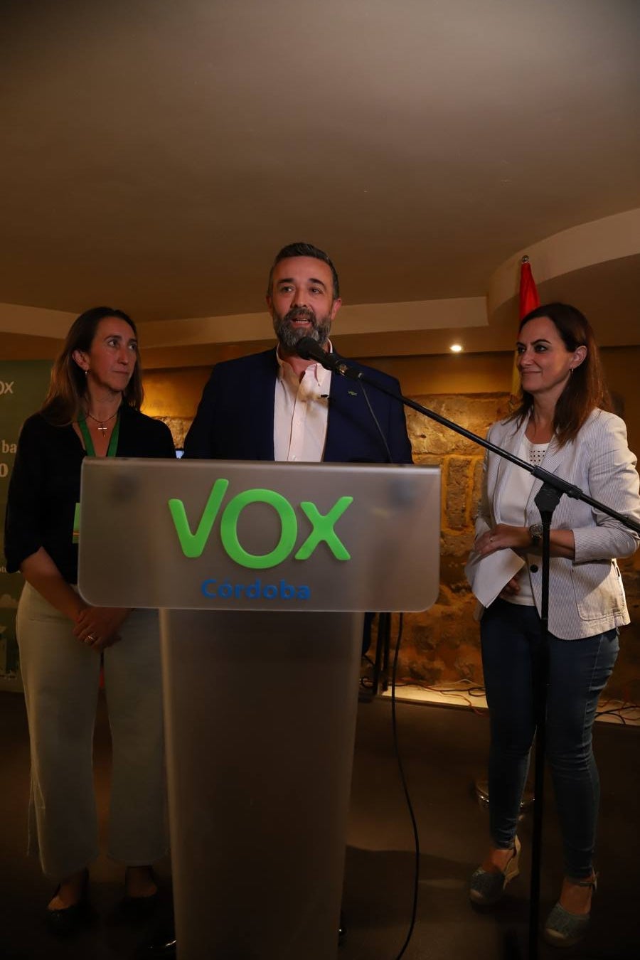 El ambiente en la sede de Vox de Córdoba, en imágenes