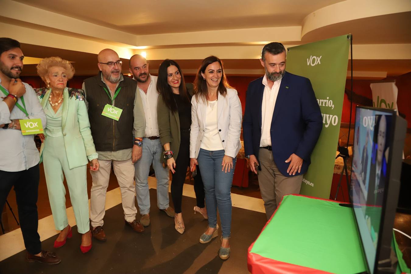 El ambiente en la sede de Vox de Córdoba, en imágenes