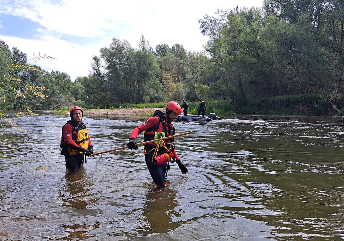 Labores de búsqueda en el entorno en el que desapareció la víctima