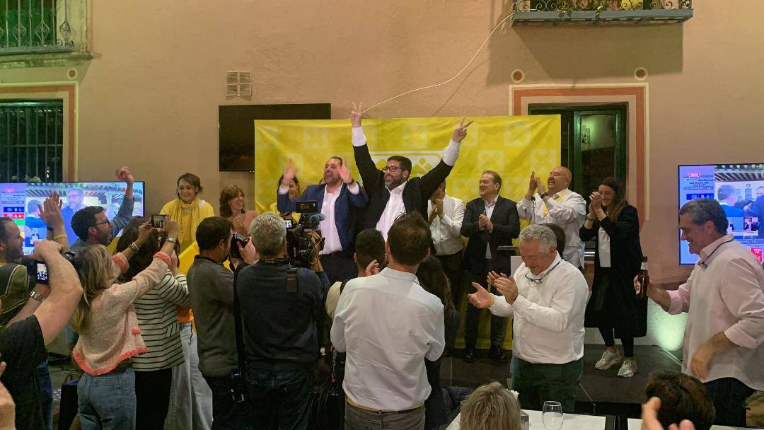 Jesús Manuel Sánchez (Por Ávila), celebrando los resultados electorales del 28M