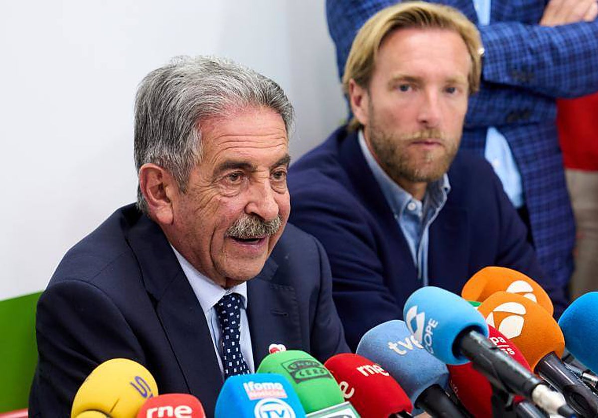 Revilla, este domingo durante la valoración de resultados del 28M