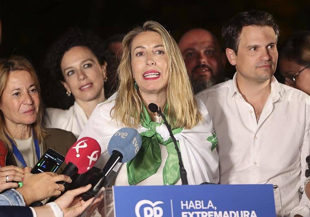 La presidenta del PP extremeño, María Guardiola, la noche del 28M