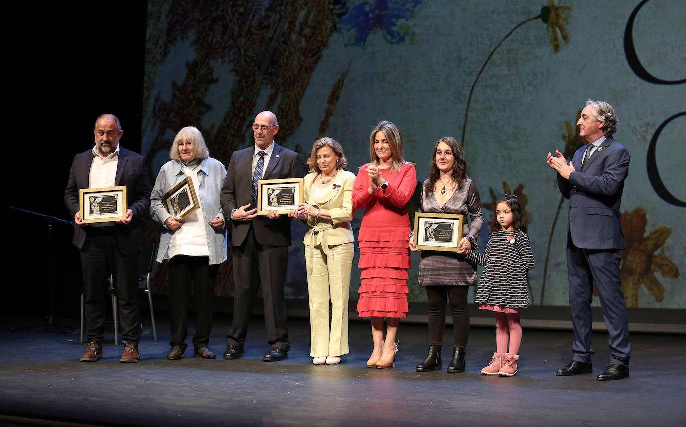Milagros Tolón con las tarascas de honor de este año