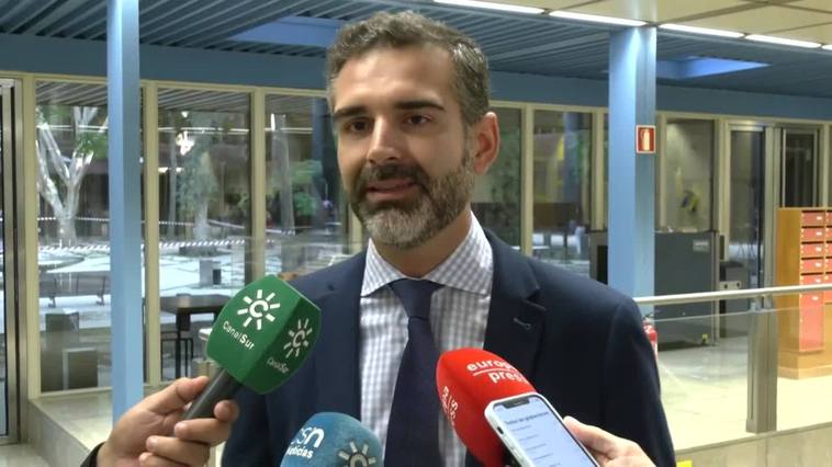 Junta de Andalucía afea la actitud "demencial" del Gobierno con el sector de la fresa de Huelva