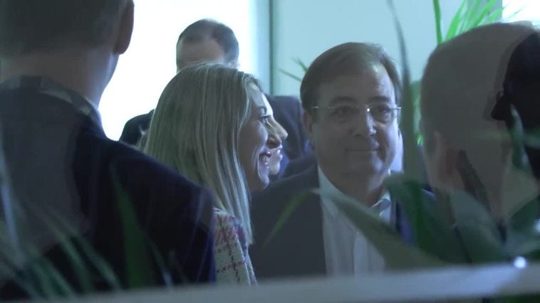 Vara y María Guardiola coinciden en una entrega de premios