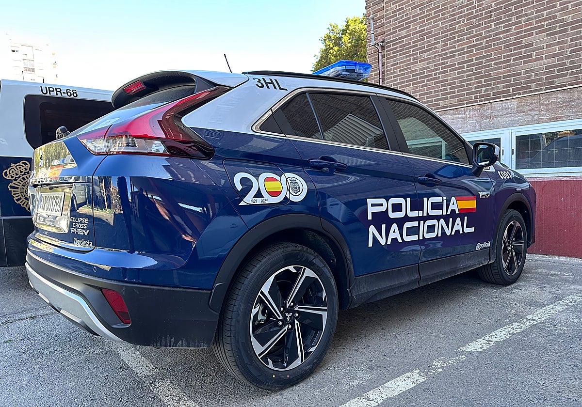 Un coche de policía