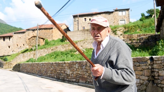 Rafael cree, a sus 94 años, que Revilla «está mayor»