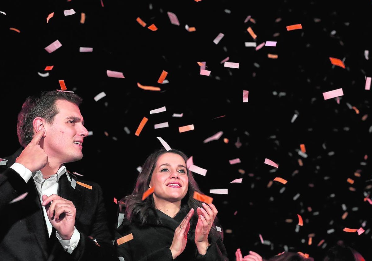 Albert Rivera e Inés Arrimadas celebran su victoria en las elecciones al Parlament de Cataluña el 21 de diciembre de 2017