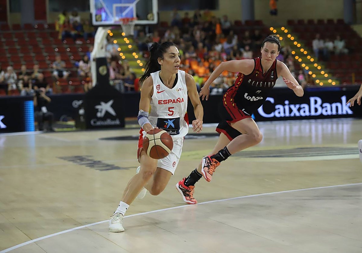 Cristina Ouviña durante el partido de España ante Bélgica en Vista Alegre