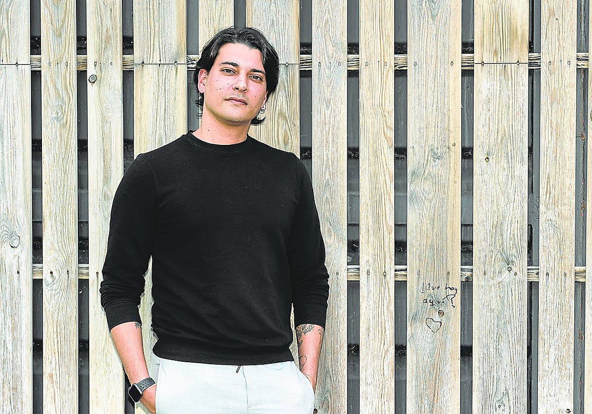 Pedro fue un menor de acogida en una familia con la que sigue vinculado