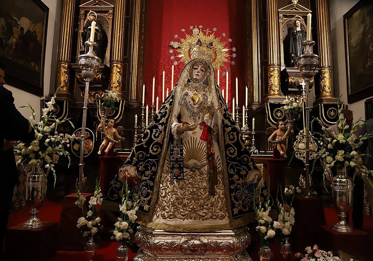 Nuestra Señora de los Dolores, expuesta en besamanos extraordinario el pasado mes de mayo