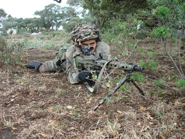 Base Logística del Ejército en Córdoba |Ametralladoras, fusiles de asalto, rifles y hasta lanzagranadas: el armamento en prueba
