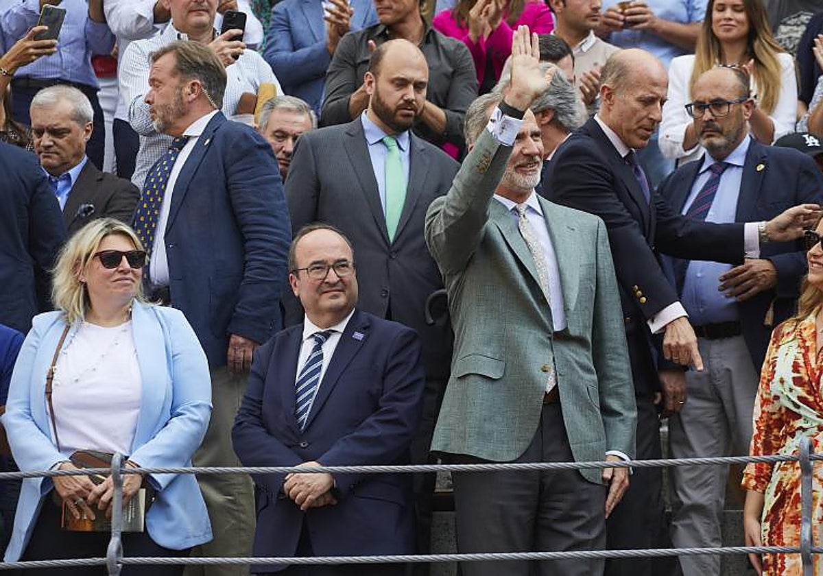 El Rey, junto a Iceta, en los toros