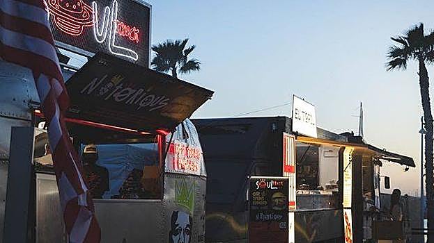 Imagen de los 'food trucks' en los que se servirán las hamburguesas por los concursantes