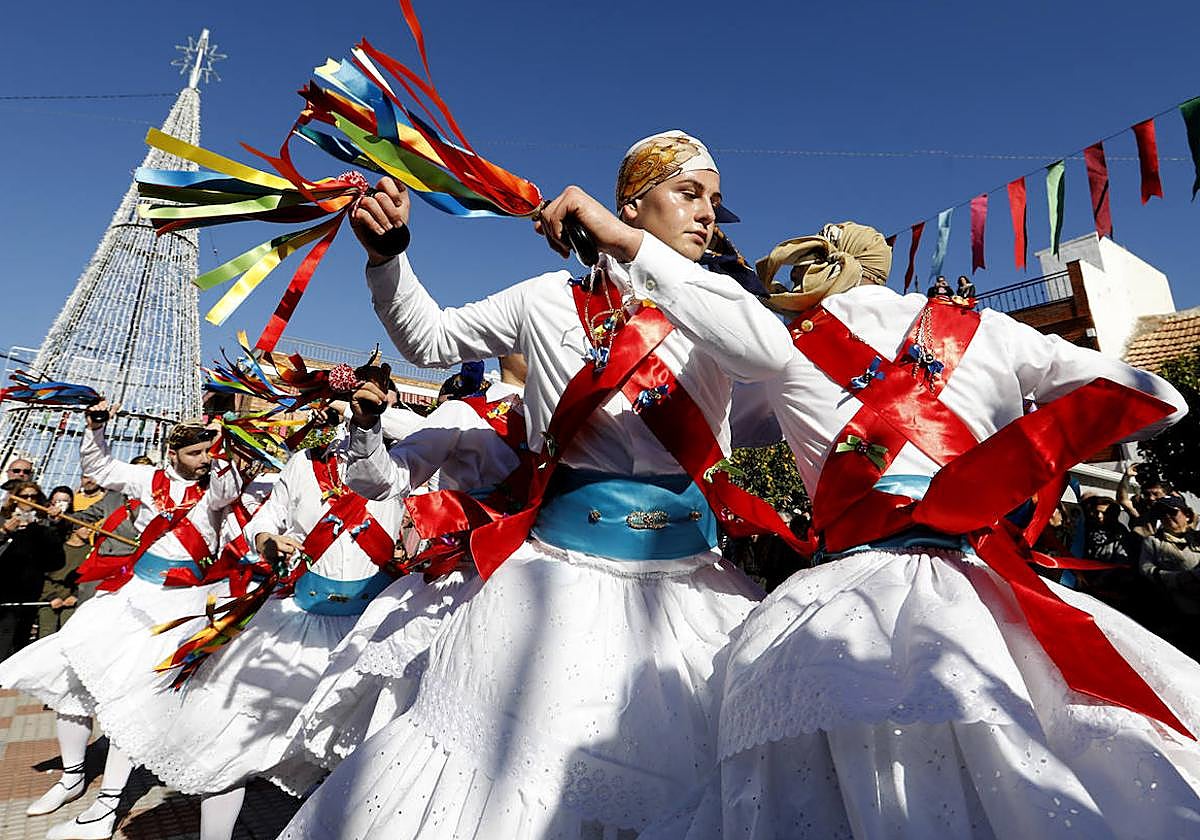 Imagen de la Danza de los Locos en Fuente Carreteros