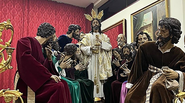 El Señor de la Fe y los apóstoles, dispuestos sobre el paso del Corpus de la Cena para el próximo domingo