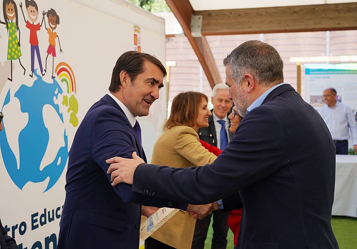 Quiñones, junto a la consejera de Educación en un acto con motivo del Día del Medio Ambiente