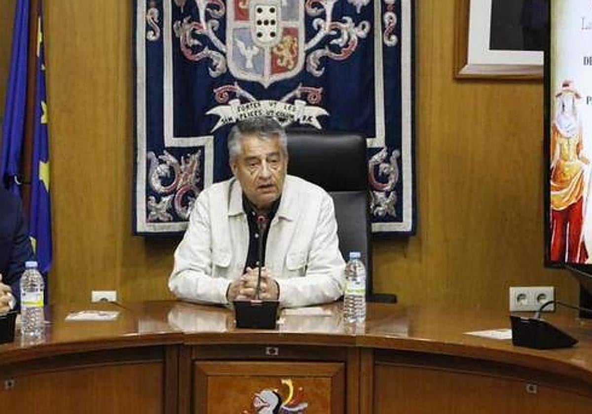 El alcalde, Matías González, en el salón de Plenos durante el presente mandato