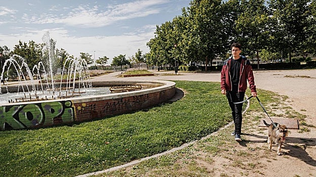 La víctima, dos semanas después de ser asaltada en la fuente más próxima al Mirador Bajo