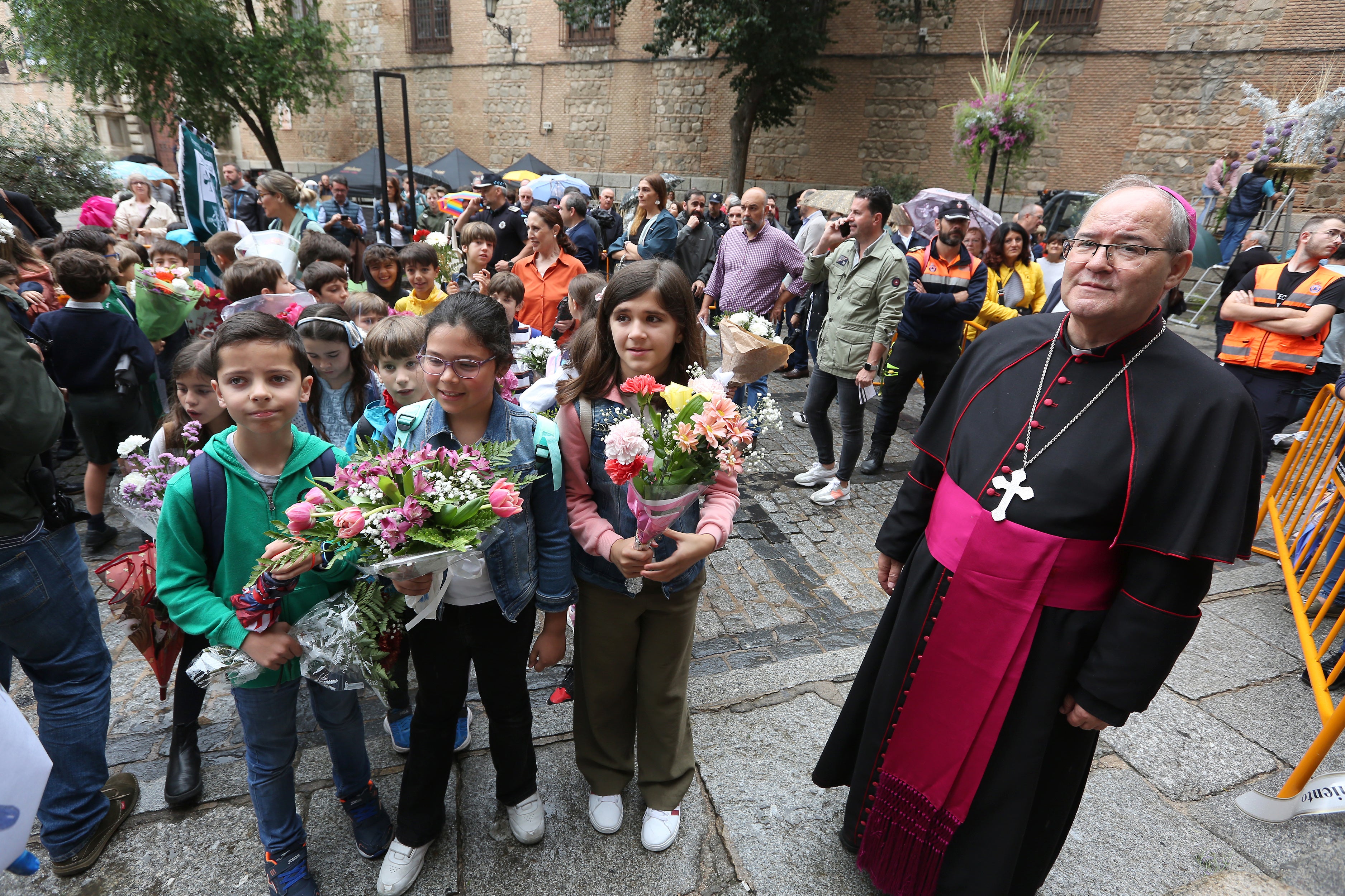 Todas las imágenes de la Ofrenda Floral del lluvioso Corpus toledano