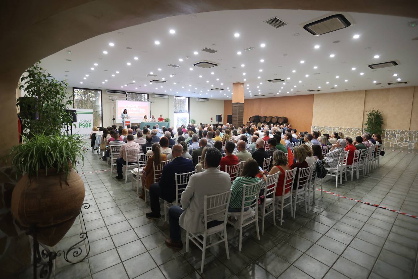 Fotos: El ambiente en el PSOE de Córdoba para aprobar las listas al 23J