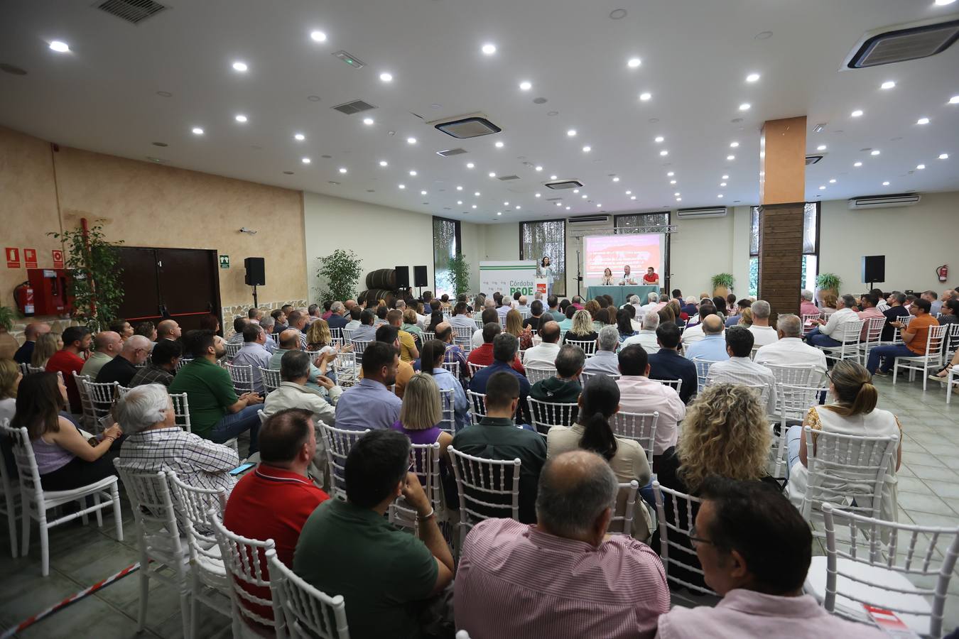 Fotos: El ambiente en el PSOE de Córdoba para aprobar las listas al 23J