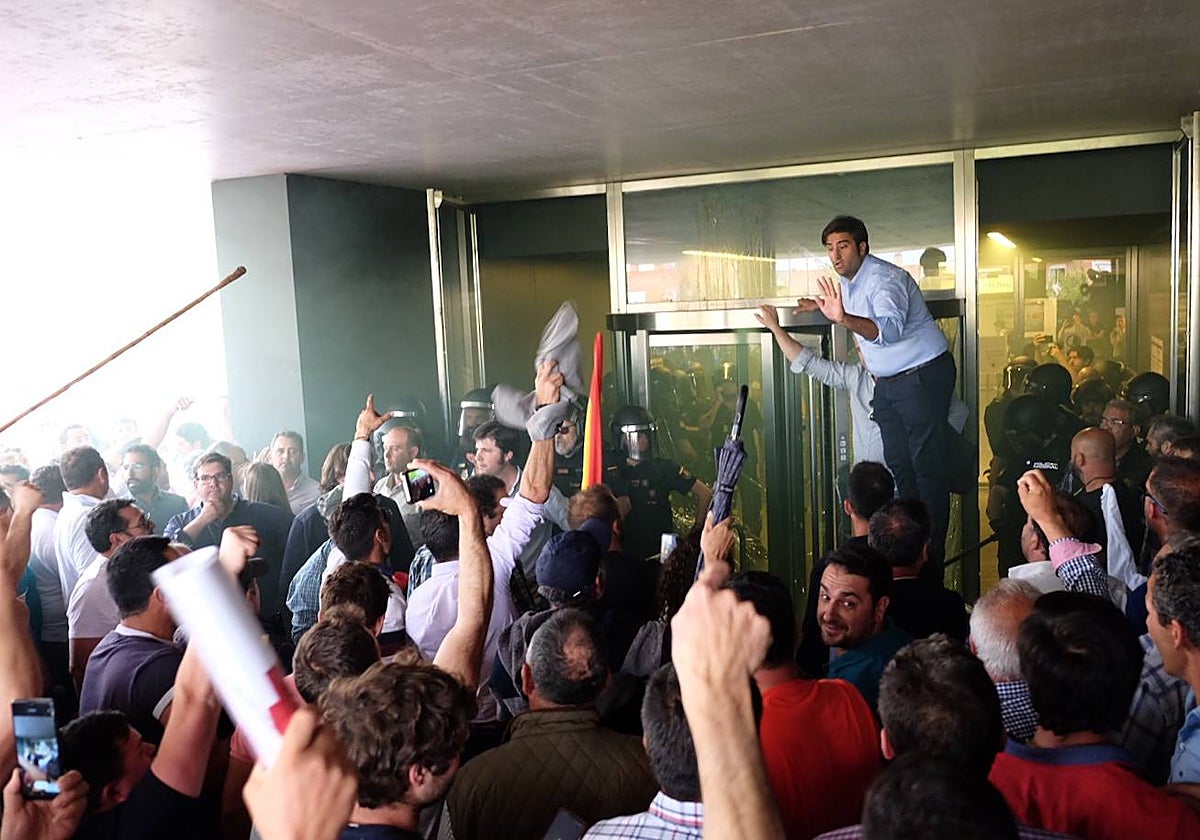 Protesta de los ganaderos convocada en Salamanca el lunes que acabó con disturbios