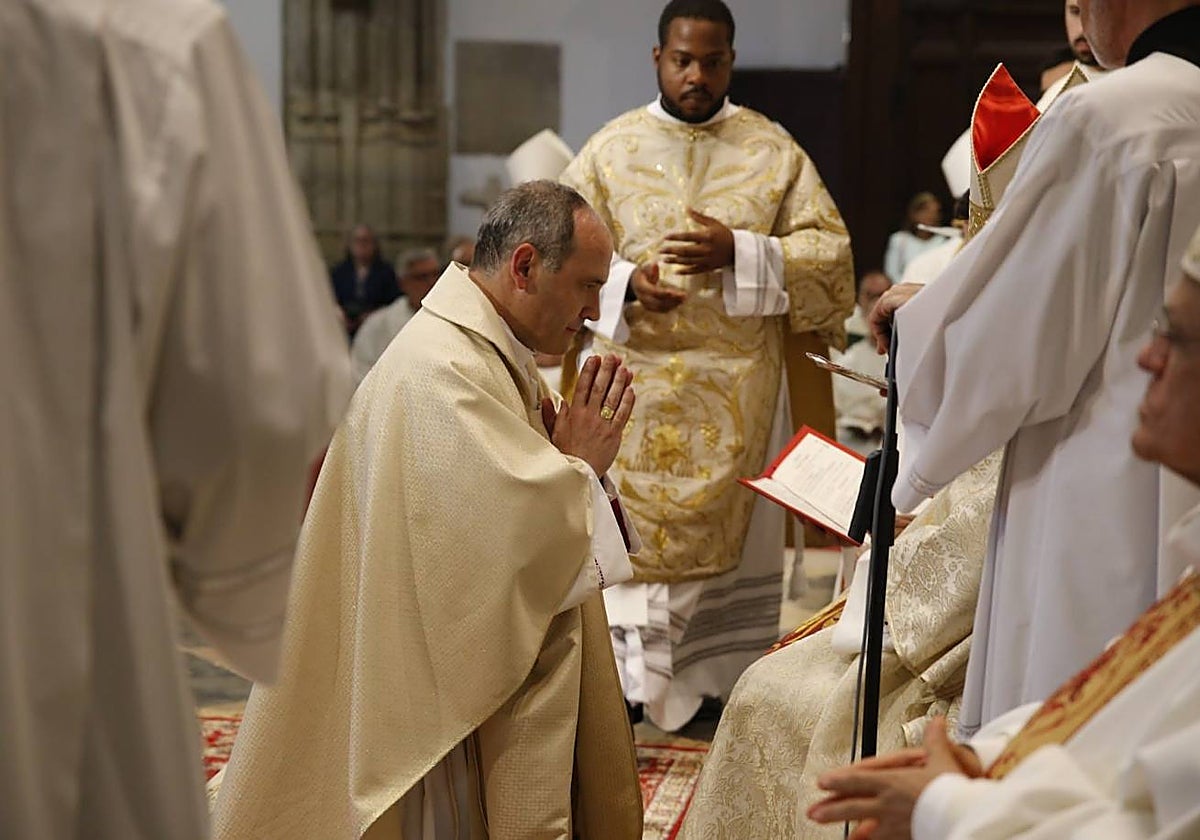 Antonio Prieto, en un momento de la ceremonia de ordenación como obispo