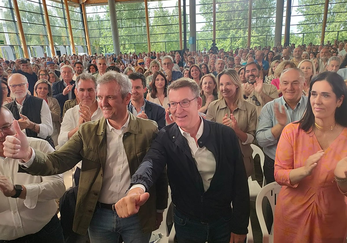Alberto Núñez Feijóo, junto a Alfonso Rueda y Paula Prado