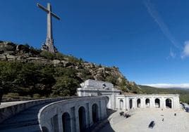El Gobierno inicia las exhumaciones en el Valle de los Caídos a 42 días de las elecciones