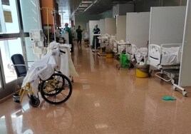 La espera en Urgencias del hospital Clínico de Valencia llega ya hasta las 72 horas para ser ingresado en planta y la situación empeora