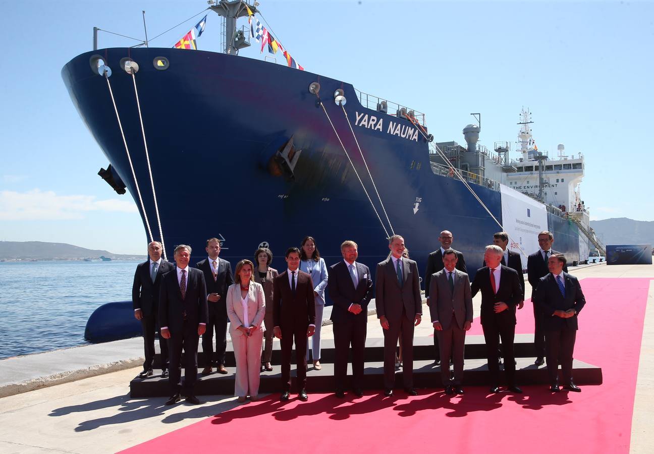 Los monarcas Felipe VI y Guillermo Alejandro asisten a la firma del acuerdo de Cepsa con Yara y Gasunie para impulsar el primer corredor de hidrógeno verde de Europa