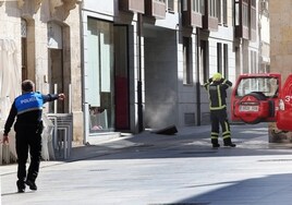 Un posible recalentamiento de un cable eléctrico provoca explosiones en el centro de Palencia
