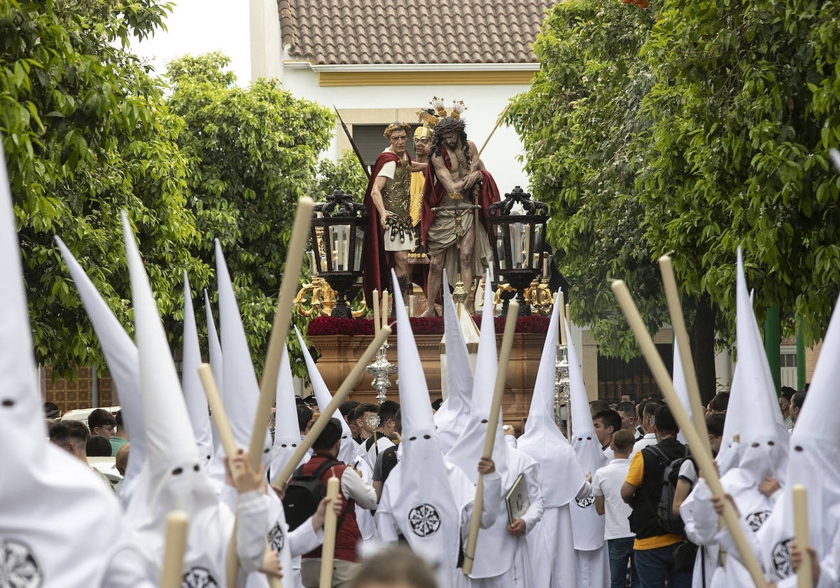 El Señor de los Afligidos, en su procesión de vísperas en Cañero